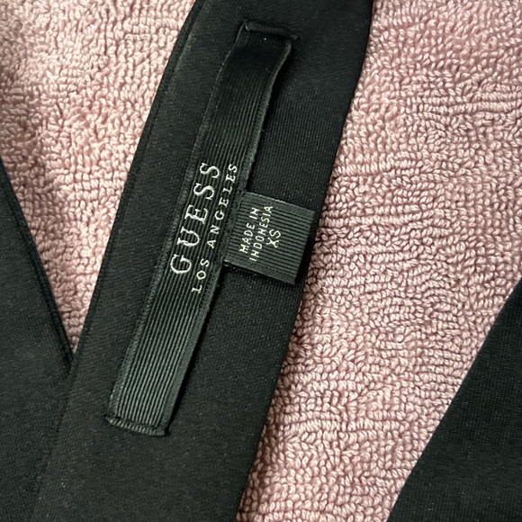 Guess top XS new black - Picture 8 of 8